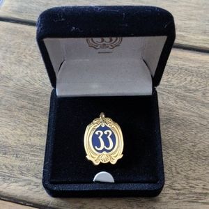 Disney Club 33 Pin